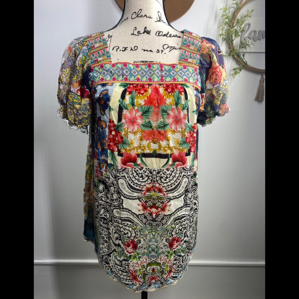 Johnny Was Floral Embroidered Puff Sleeve Top Size XS